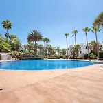 Апартаменты Panoramic View El Dorado Арона